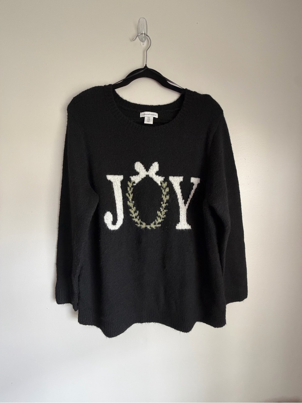 cupcakes & cashmere Black 'JOY' Wreath Graphic Crewneck Sweater